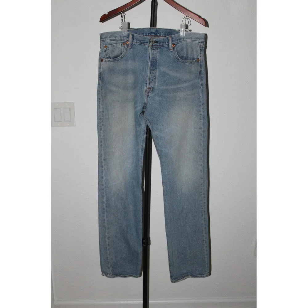 Levis 501 Original Fit Mens Light Wash Blue Straight Leg Jeans W34 L34 Classic